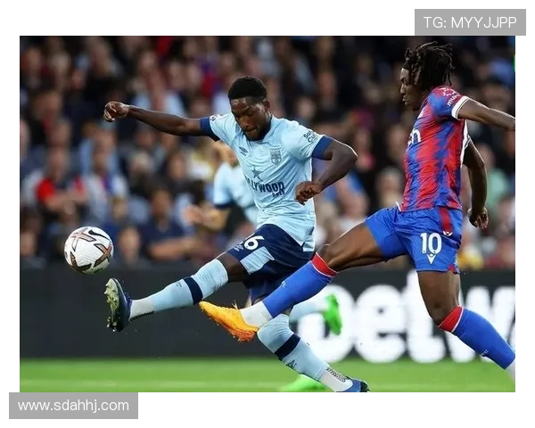 英超明星杰克·罗兹新赛季状态回暖，金靴奖竞争备受关注