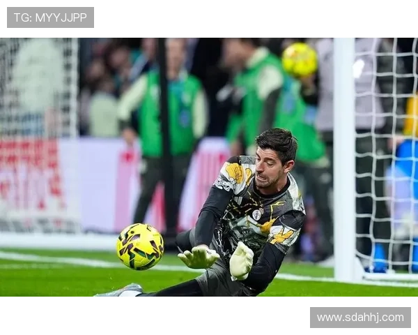 库尔图瓦：从质疑到正名——转会皇马后的逆袭转折解析